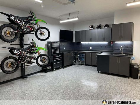 Garage Storage Plans, Garage Photos, Organized Garage, Garage Workshop Plans, Garage Storage Inspiration, Man Garage, Garage Design Interior, Garage Workshop Organization, Storage Garage