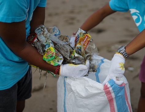 This #WorldCleanUpDay, let's take a stand for our planet! 🌎 Learn about the global drive for responsible waste disposal. Like this determined eco-warrior, we can all contribute to a cleaner, healthier world 💪. Your actions matter! #EcoAction #CleanUp #NoMoreLitter #ResponsibleConsumption #GreenWarrior 🍃 Plastic Pollution Facts, Clean Up Day, Beach Clean Up, Professional House Cleaning, Ocean Pollution, Eco Warrior, Food Drive, Clean Beach, Clean Environment