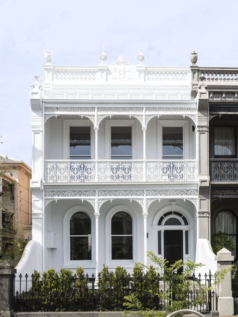 East Melbourne Home by Carr White Terrace House Exterior, Melbourne House Exterior, Melbourne Terrace House, Victorian Style Architecture, Heritage Homes Australian, Melbourne Townhouse, Inside Magazine, Australian Houses, Terrace House Exterior