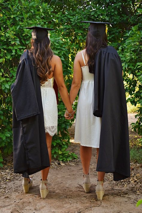 Nursing School Graduation Pictures, College Grad Pictures, High School Graduation Pictures, Grad Picture Ideas, Grad Session, Cap And Gown Photos, Cap And Gown Pictures, Nursing Graduation Pictures, College Graduation Pictures Poses