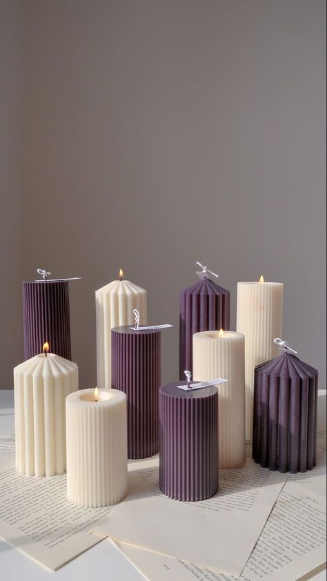 Ribbed Candles, Candle Gift Ideas, Sculptural Candles, Homemade Scented Candles, Soya Mumu, Candle Crafts Diy, Candle Wedding Decor, Creative Candles, Modern Candles