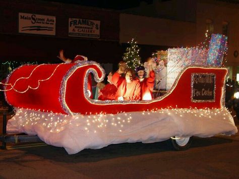 1ST IDEA - Santa's Sleigh Holiday Parade Floats, Parade Float Diy, Parade Float Theme, Parade Float Ideas, Christmas Parade Floats, Parade Ideas, Floating Decorations, Holiday Parades, Boat Parade