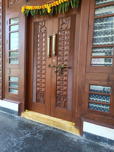 Cnc carving door Main Door Wooden Design Double Door, Main Door Double Design Entrance, Wooden Double Door Design Entrance Carved Wood, House Double Door Design, Main Door Design Double Doors, Main Door Designs Double Door, Main Door Design Photos Indian, Mani Doors Design, Indian Double Door Design Entrance