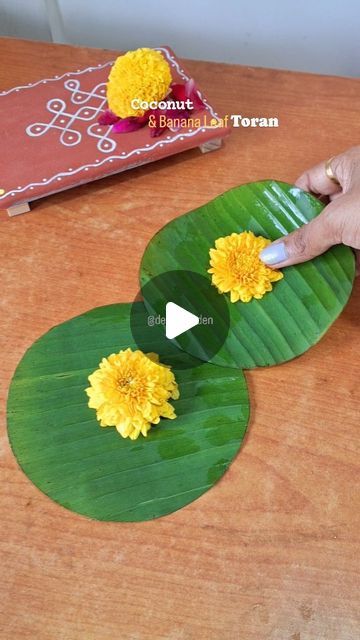 Banana Leaf Decoration Ideas, Mango Leaf Decorations, Banana Leaves Decoration, Annaprasana Decoration Ideas At Home, Mango Leaf Toran, Leaf Toran, Pooja Decoration Ideas, Banana Leaf Decor, Mango Flower