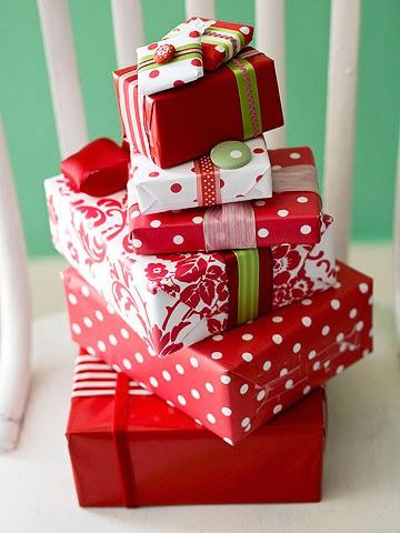 Pinterest Christmas Wrapped Presents, Unique Gift Wrapping, Gift Wrapper, Creative Gift Wrapping, Professional Gifts, Wrapping Ideas, Christmas Crafts Decorations, Noel Christmas, Christmas Gift Wrapping