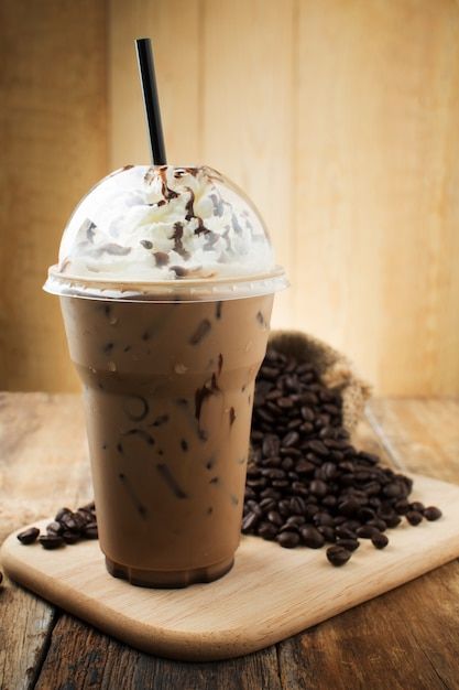 Ice Chocolate Drink, Iced Cappuccino, Resipi Kek, Mocha Frappe, Keto Coffee, Iced Mocha, Mocha Coffee, Coffee Menu, Ice Coffee Recipe