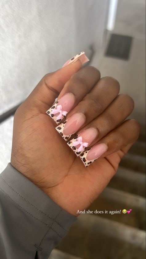 Cheetah print duck nails w/ pink bows Cheetah Print Duck Nails, Medium Duck Nails, Pink Cheetah Print Nails, Pink Duck Nails, Pink Cheetah Nails, Cheetah Birthday, Pink French Nails, Cheetah Print Nails, Girly Acrylic