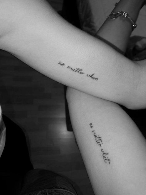 Simplistic Mother Daughter Tattoo, Tattoo Quotes For Friends, Tattoo Idea Best Friends, Tattoo With Sister Ideas, Mom Sister Tattoo, Best Friend Cousin Tattoos, Tattoos To Get With Your Cousin, Tattoos To Match With Mom, Cute Tattoo Ideas For Best Friends