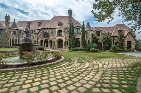 $14.5M European style mansion Mansion Homes, Stone Mansion, Dream Mansion, Mega Mansions, Homes Luxury, French Architecture, Mansions Luxury, Old World Style, Beautiful Houses