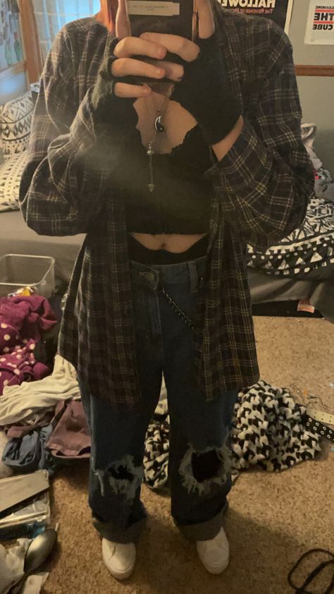 90e Grunge, Grunge Outfits For Cold Weather, Warm Grunge Outfits, Autumn Grunge Outfits, Cold Weather Outfits Grunge, Indie Grunge Aesthetic Outfits, Easy Grunge Outfits, Grunge Summer Fits, Dark Grunge Aesthetic Outfits