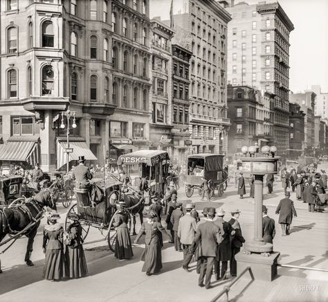 New York c. 1908. "Fifth Avenue and 42nd Street." Shorpy Historic Picture Archive 1930s New York City, New York 1920s Photographs, 1910 New York, 1939 Worlds Fair New York, Historic Pictures, Vintage Nyc, Nyc History, New York City Photos, New York 1900 Historical Photos