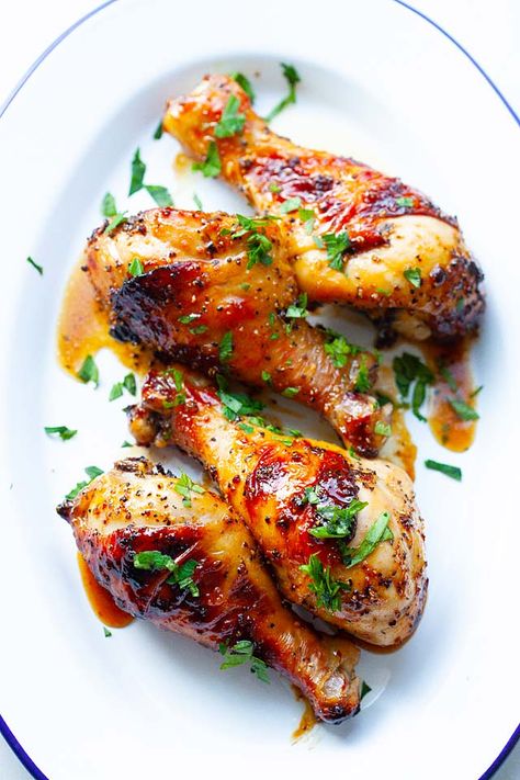 Baked Chicken Legs (Extra Juicy Recipe!) - Rasa Malaysia Crispy Chicken Drumsticks, Chicken Tandoori, Baked Chicken Drumsticks, Honey Barbecue, Chicken Leg Recipes, Favorite Recipes Chicken, Rasa Malaysia, Chicken Thigh Recipes Baked, Recipes Quick