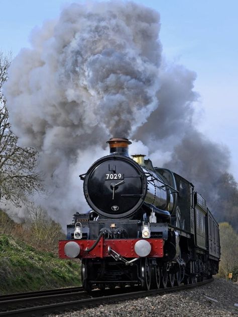 Shakespeare steam train has positive start to 2024 https://www.railadvent.co.uk/2024/04/shakespeare-steam-train-has-positive-start-to-2024.html Polar Express Train Ride, Steam Trains Photography, Steam Trains Uk, Polar Express Train, Castles To Visit, Steampunk Aesthetic, Steam Engine Trains, Stratford Upon Avon, Train Photography