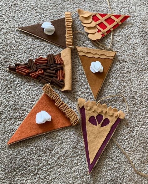 Assorted Felt Pie Banner-holiday/thanksgiving/fall Decor - Etsy Felt Pie, Pie Banner, Home Crafts Diy, Fall Pies, Thanksgiving Banner, Fall Banner, Adornos Halloween, Felt Banner, Felt Garland