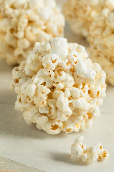 Corn Syrup Popcorn Balls, Recipe For Popcorn Balls, Microwave Popcorn Balls, Old Fashioned Popcorn Balls Recipes, Old Fashion Popcorn Balls Recipe, Caramel Popcorn Balls Recipe Easy, Chewy Popcorn Balls, Popcorn Ball Recipes, Easy Popcorn Balls Simple