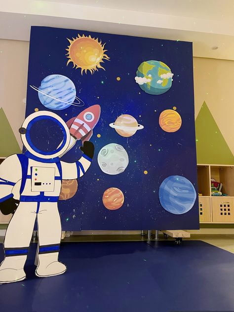 Concert Themes For Preschool, Theme For Science Exhibition, Galaxy Photo Booth, Space Corner Preschool, Photobooth Ideas For School, Exhibition Theme Ideas, Science Exhibition Decoration, Space Photobooth, Photobooth Ideas Events