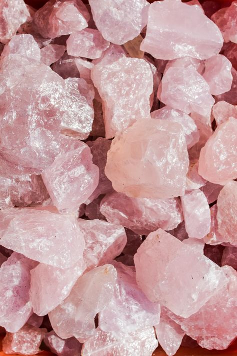 Let's Play on the Moon: We found the perfect pop-up store for crystal lovers in Paris | Vogue France Metro Pictures, Quarts Crystal, Rough Rose Quartz, Wholesale Roses, Cindy Sherman, Lee Miller, Rough Gems, Crystal Aesthetic, Pretty Rocks