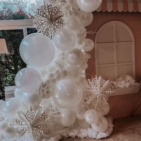 Hip Hooray Co. | Sacramento Balloons & Party Decor (@hiphooraycompany) • Instagram photos and videos Snowflake Backdrop Diy, Balloon Winter Wonderland, Gender Reveal Ideas Winter Wonderland, Winter Wonderland Nye Party, All White Winter Wonderland Party, Winter Balloon Arch Ideas, Snow Balloon Arch, White Winter Party Decorations, Winter Ballon Arch