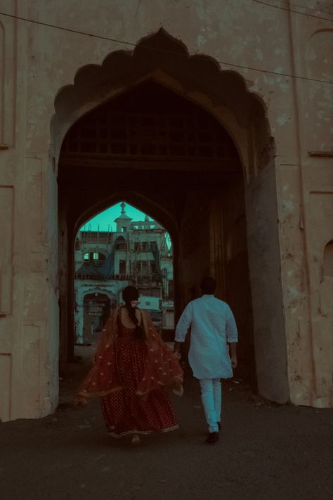 Pre Wedding Shoot Aesthetic, Desi Love Core Aesthetic, Traditional Pre Wedding Shoot, Modern Desi Aesthetic, Indian Royalty Aesthetic, Vintage Indian Aesthetic, Old Fashioned Love, Pre Wedding Videos, Desi Love