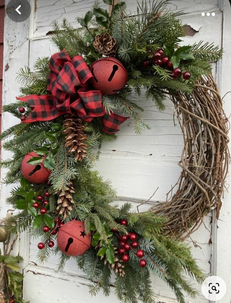 Twig Christmas Wreaths, Extra Large Grapevine Wreath Ideas, Christmas Twig Wreath, Pine Christmas Wreaths Diy, Christmas Wreaths Grapevine, Grape Vine Christmas Wreath Ideas, Christmas Grapevine Wreath Ideas Diy, Grapevine Christmas Wreath Ideas, Grapevine Wreath Ideas Christmas