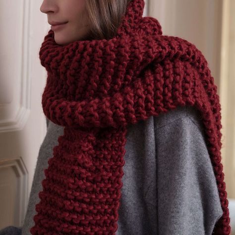 Free Knitting Patterns | Yarnspirations Crochet Red Scarf, Chunky Scarf Knitting Pattern, Chunky Knit Scarves, Chunky Knitting, Free Scarf, Vogue Knitting, Crochet Clothes For Women, Scarf Knitting Patterns, Easy Knitting Patterns