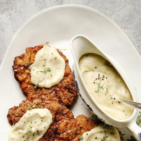 Official Whole30® Recipes on Instagram: "It’s @thedefineddish sharing a SNEAK PEEK of one of my favorite recipes from my new book, available tomorrow in stores! In my “Southern Charms” chapter, I share this delightful Chicken Fried Steak with cauliflower gravy amongst some other of my favorite southern dishes remade with clean, wholesome ingredients! Be sure to watch my stories for a step-by-step video tutorial! .
Chicken Fried Steak with Creamy Cauliflower Gravy
Serves 4
35 Minutes
.
For the Creamy Cauliflower Gravy:
2 tbsp ghee
1 cup diced yellow onion
1 tsp kosher salt
1/2 tsp dried thyme
4 cups cauliflower florets 
2 cups chicken broth
1 tsp ground black pepper
.
For the Chicken Fried Steak:
1/2 cup almond flour
1/2 cup tapioca flour
3 tsp kosher salt
1 tsp garlic powder
1 tsp onion po Cauliflower Gravy, Smothered Steak, Beef Cubed Steak, Southern Charms, Fried Steak, Cube Steak, Southern Dishes, Creamy Cauliflower, Dried Thyme