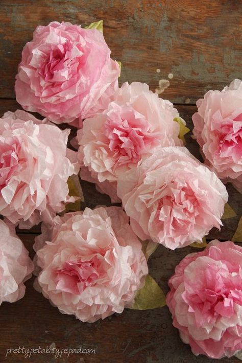 Cffflowers33 Coffee Filter Flowers Diy Tutorials, Diy Peonies, Filter Tutorial, Coffee Filter Flowers Diy, Paper Peony, Diy Fleur, Coffee Filter Flowers, Coffee Filter Crafts, Tissue Flowers