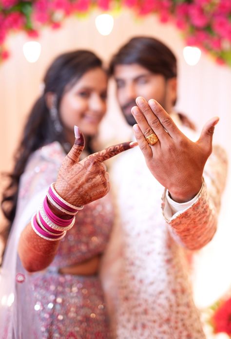 Engagement Rings Couple Pose, Cute Couple Poses Indian, Ring Ceremony Poses Couple, Marriage Photo Poses, Engement Couple Pic, Ring Ceremony Photoshoot, Couple Poses Ring Ceremony, Rings Engagement Couple Photo Poses, Bride Ring Ceremony Pose