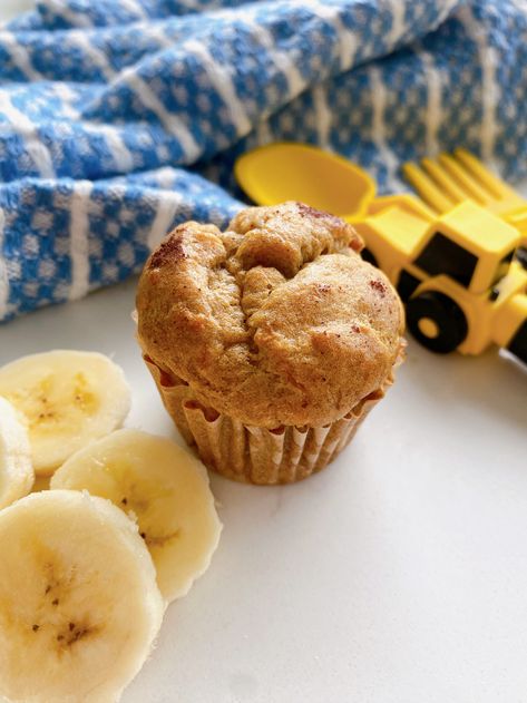 High Iron Mini Muffins for Babies and Toddlers High Iron Muffins, Blw Banana Recipes, Banana Muffins Blw, Baby Cereal Muffins, Baby Muffin Recipe, Banana Muffins For Baby, Baby Banana Muffins, Blw Muffins, Baby Led Weaning Muffins