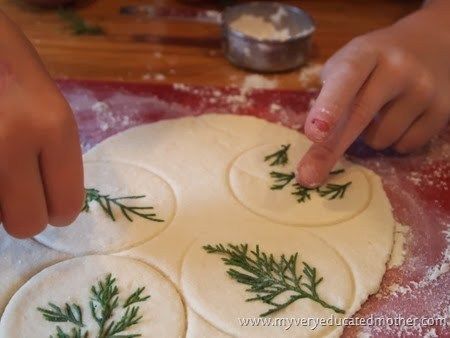 Salt Dough Christmas Ornaments, Salt Dough Crafts, Clay Christmas Decorations, Salt Dough Ornaments, Dough Ornaments, Natural Christmas, Salt Dough, Christmas Ornaments Homemade, Noel Christmas