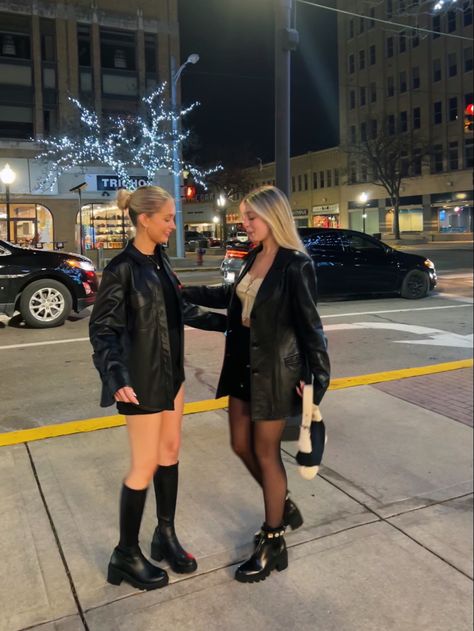 Leather Jacket Nyc Outfit, Night Out In The City Outfit Winter, Seattle Concert Outfit, Brooklyn Concert Outfit, Leather Jacket City Outfit, Leather Jacket Outfit Date Night, Concert Outfit Ideas Leather Jacket, Leather Jacket Bar Outfit, New York Leather Jacket Outfit