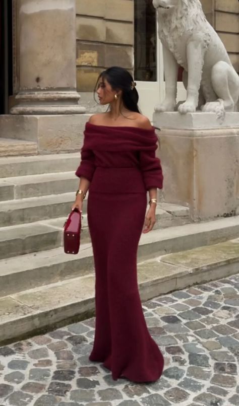 Modest Engagement Dresses, Red Dinner Outfit, Red Dress Styling, Off Shoulder Dress Outfit, Church Outfit Ideas, Red Dress Style, Outfit Modest, Maxi Dress Winter, True Autumn