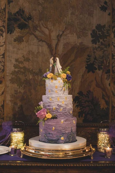 Rapunzel Wedding Cake, Rapunzel Wedding Theme, Bolo Rapunzel, Orange Wedding Cake, Rapunzel Wedding, Tangled Wedding, Rapunzel Cake, Wedding Disney, Rapunzel Birthday Party