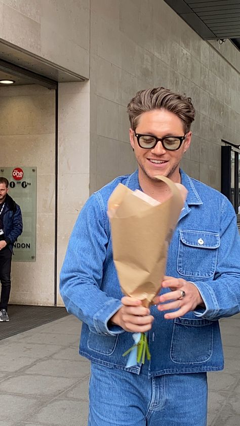 Niall Horan Outfits, Niall Horan Baby, Gambar One Direction, Hello Lover, Irish Princess, Irish Boys, Dance With You, James Horan, One Direction Pictures