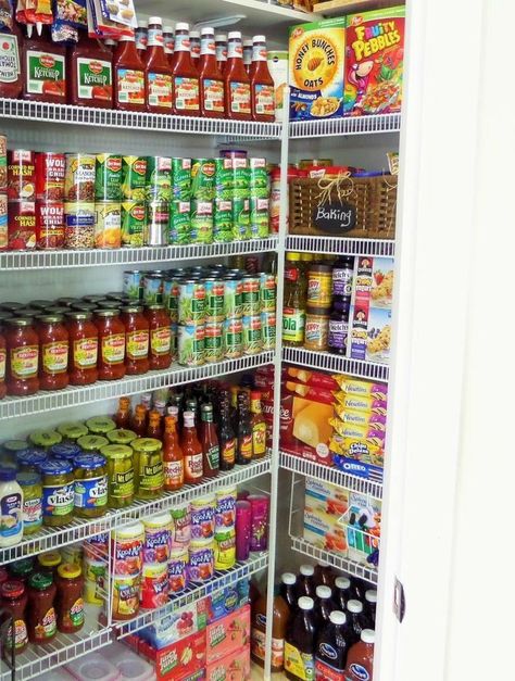 Stock Pile Organization, Food Storage Rooms, Dream Pantry, Storing Spices, Be My Guest, Emergency Food Storage, Emergency Preparedness Kit, Food Storage Organization, Kitchen Organization Pantry