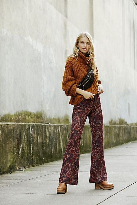 Hippie Pants Outfit, Winter Hippie, Boho Winter Outfits, Look Boho Chic, Winter Pants Outfit, Mode Hippie, Mode Boho, Winter Boho, Fashion Forever