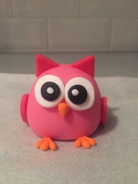 Clay Owl Diy, Owl Clay Art, Fondant Owl, Clay Art For Kids, Clay Characters, Easy Clay Sculptures, Clay Owl, Foam Clay, Owl Cake