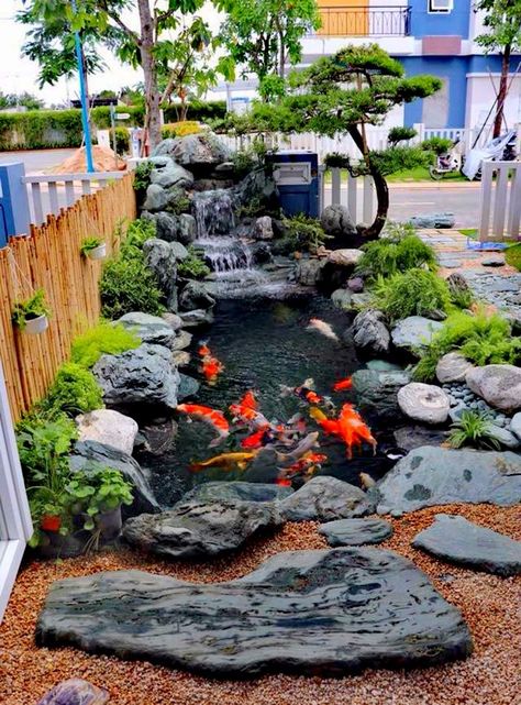 Small Backyard Ponds, Koi Pond Design, Fish Pond Gardens, Kolam Koi, Taman Air, Japanese Garden Landscape, Garden Pond Design, Pond Waterfall, Pond Landscaping