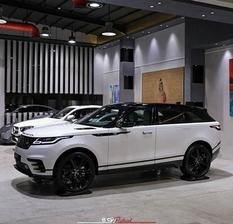 White Range Rover, Range Rover White, Most Luxurious Car, Cars Tattoo, Dream Cars Range Rovers, Tattoo Car, Cochlear Implants, Foto Cowgirl, Range Rover Car