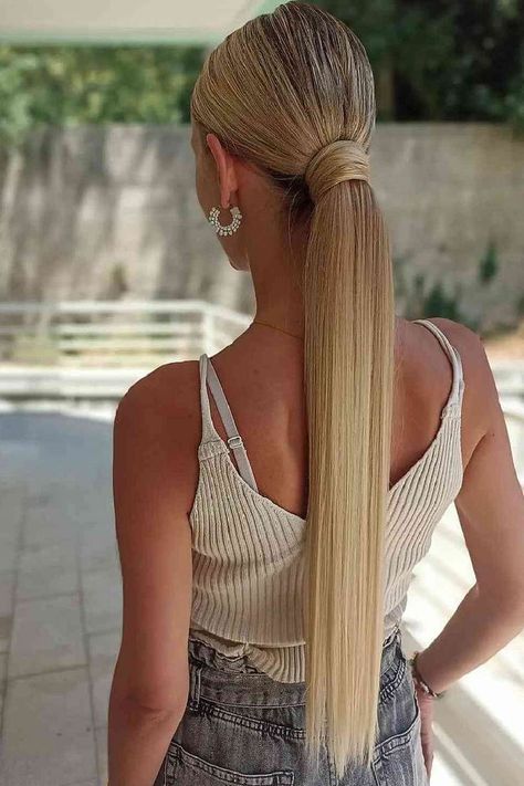 Very-Long-Blonde-Ponytail Ponytail Hairstyles Extensions, Ponytail Haircut, Long Ponytail Hairstyles, Hairstyles Extensions, Elegant Ponytail, Blonde Ponytail, Long Hair Ponytail, Cute Ponytails, Extension Hair