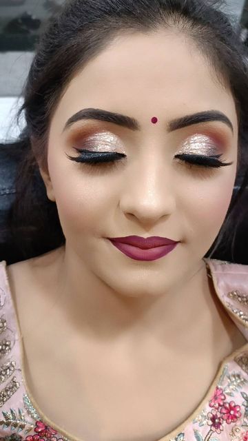 Reception Look Eye Makeup, Simple Makeup Bride, Indian Bridal Eyeshadow Looks, Indian Reception Makeup Looks, Eye Makeup Indian Bride, Bridel Mekup Indian Bridal, Hd Makeup Looks Bridal Indian, Indian Reception Bride, Indian Engagement Makeup Looks