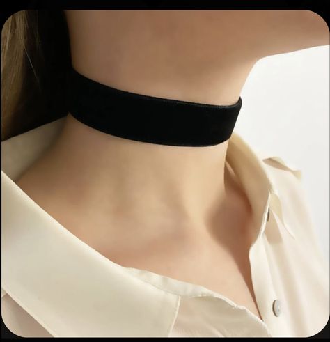 Choker Outfit, Black Velvet Choker Necklace, Trendy Chokers, Gothic Choker, Velvet Choker Necklaces, Ribbon Choker, Choker Black, Gothic Chokers, Handmade Chokers