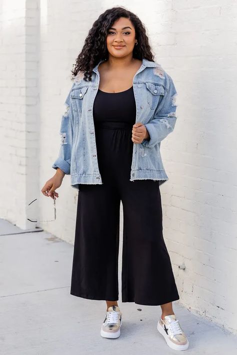 Tshirt Over Jumpsuit, Old Navy Black Jumpsuit Outfit, Sleeveless Jumpsuit Outfit With Jacket, Wide Leg Jumper Outfit, Jumpsuit With Jacket Outfit, Curvy Jumpsuit Outfit, Jumper Outfit Ideas Jumpsuits, Romper With Jean Jacket Outfit, Linen Overalls Outfit Fall