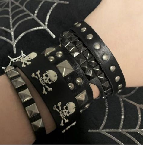 Metal Head Jewelry, Grunge Assessories, Metalhead Bracelets, Emo Acssesories, Goth Accessories Aesthetic, Emo Items, Metalhead Accessories, Metalhead Jewelry, Alt Bracelets