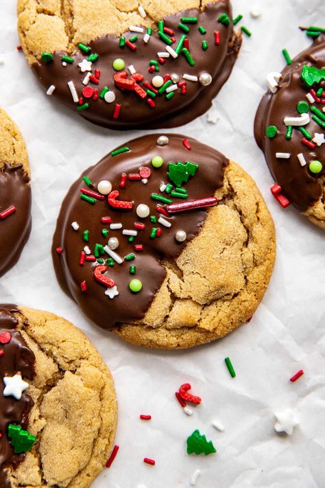 Dipped Peanut Butter Cookies, Chewy Molasses Cookies, Comfort Food Chicken, Desserts Cookies, Chocolate Melting Wafers, Peanut Butter Cup Cookies, Chewy Peanut Butter Cookies, Frozen Cookie Dough, Holiday Sprinkles