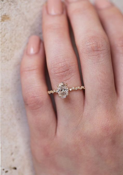 Oval Engagement Ring Twist, Champagne Oval Engagement Ring, Simple Engagement Rings Gold, Rings 2023, Gold Oval Engagement Ring, Gold Band Engagement Rings, Champagne Diamonds Engagement, Small Engagement Rings, Pretty Engagement Rings