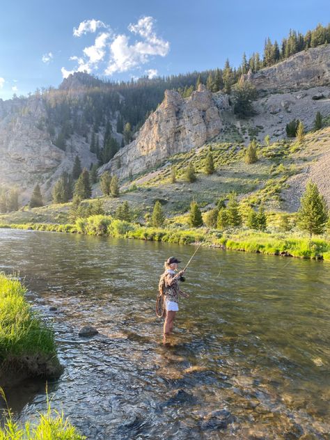 Fly Fishing Montana, Woman Fly Fishing, Women Fly Fishing, Montana Fly Fishing, Fishing Montana, Montana Life Aesthetic, Summer Aesthetic Western, Hunting And Fishing Aesthetic, Country Fishing