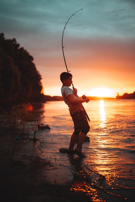 Many parents want to get their kids into fishing, but they’re not sure where to start their child’s first fishing trip. After all, a day out on the lake is fraught with complications and dangers. Fortunately, this post is here to help. We’ll run through some helpful tips if it’s your first time taking your … The post 7 Tips For Your Child’s First Fishing Trip appeared first on Teach.Workout.Love. Fishing Wallpaper, Photos Of Fish, Fish Background, Fishing Photos, Fishing Pictures, Sea Sunset, Kids Fishing, Fish Wallpaper, Sunset Wallpaper