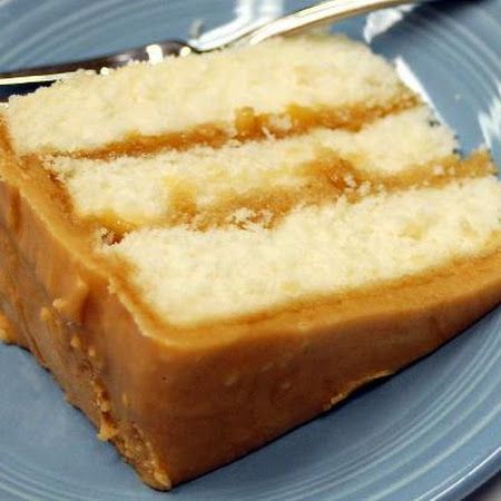 Carmel Cake, Southern Caramel Cake, Caramel Cake Recipe, Caramel Icing, Caramel Frosting, Brownie Desserts, Caramel Cake, God Mat, A Piece Of Cake