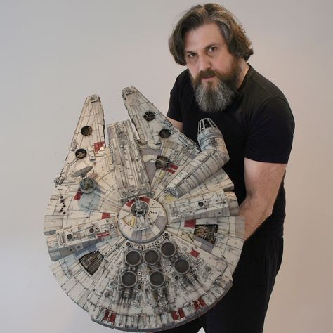 Modeler's Miniatures & Magic Millennium Falcon Model, Imperial Star Destroyers, The Millennium Falcon, Star Wars Spaceships, Star Wars Background, Star Wars Decor, Millenium Falcon, Star Wars Prints, Star Wars Models